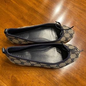Gucci 37.5 blue logo ballets